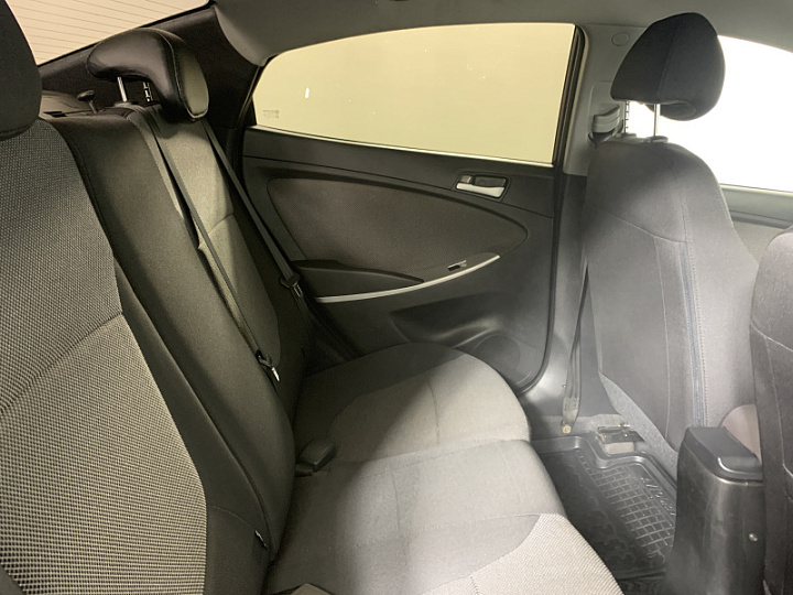 HYUNDAI Solaris 1.6, 2012 года, Механика, ФИОЛЕТОВЫЙ