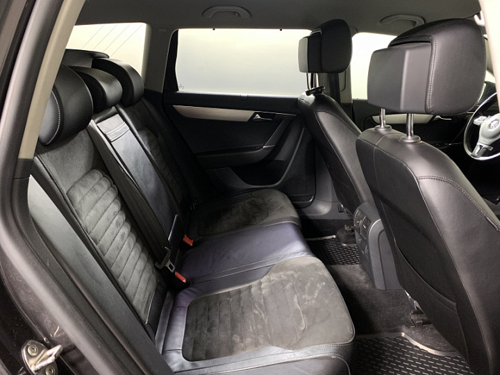 Volkswagen Passat 1.8, 2011 года, Робот, Черный