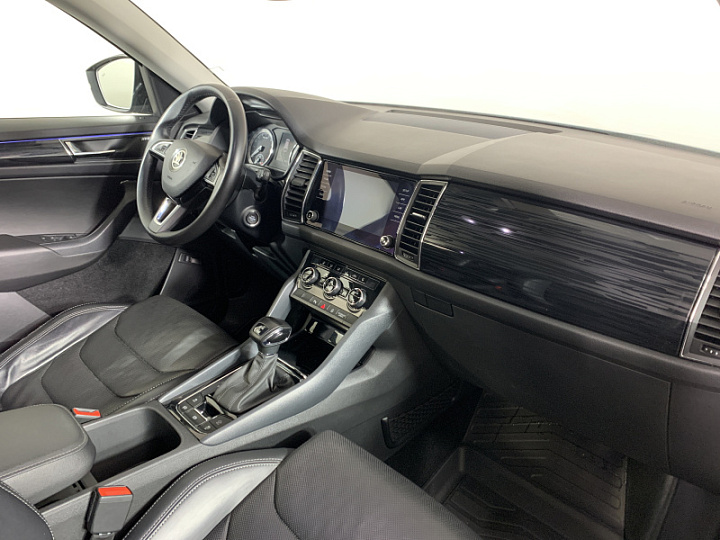 SKODA Kodiaq 2, 2018 года, Робот, ЧЕРНЫЙ