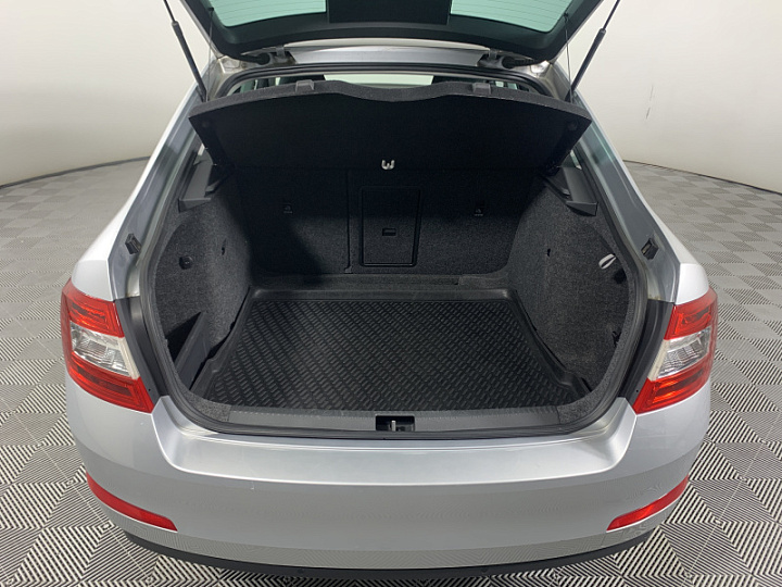 SKODA Octavia 1.4, 2015 года, Робот, Серебристый