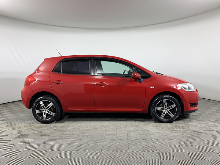 TOYOTA Auris 1.4, 2007 года, Механика, КРАСНЫЙ