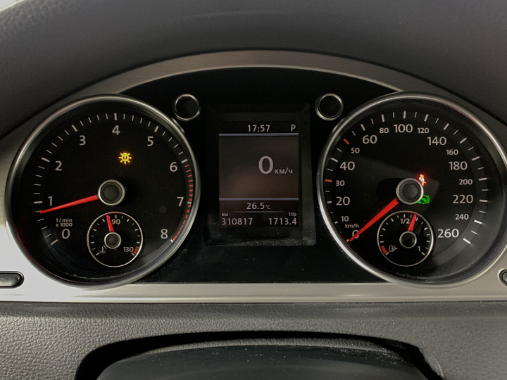 Volkswagen Passat 1.8, 2011 года, Робот, Черный