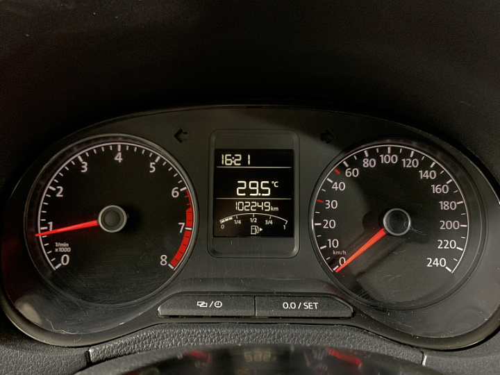VOLKSWAGEN Polo 1.6, 2019 года, Механика, Серебристый
