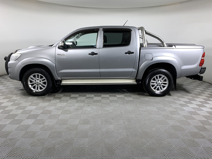 TOYOTA Hilux 3, 2015 года, Автоматическая, Серебристый