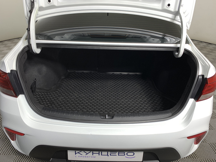 KIA Rio 1.6, 2017 года, Автоматическая, БЕЛЫЙ