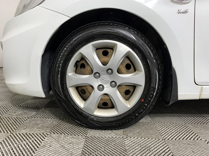 HYUNDAI Solaris 1.6, 2013 года, Механика, БЕЛЫЙ