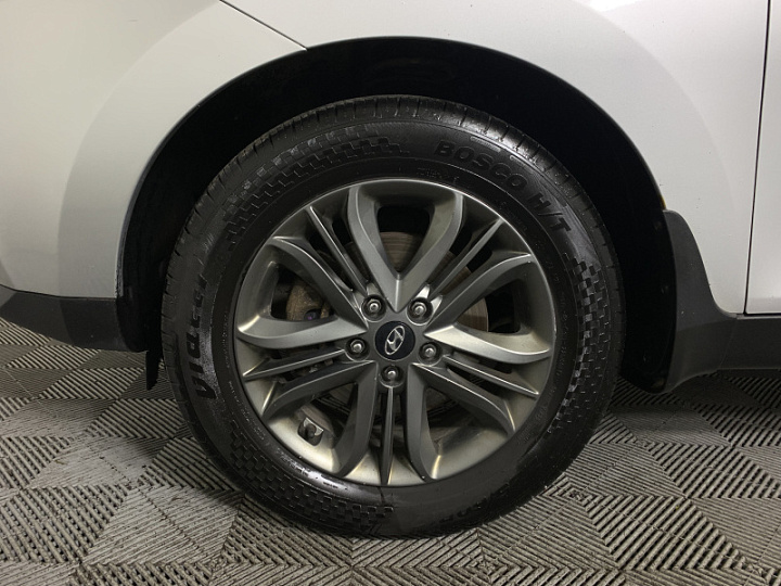 Hyundai ix35 2, 2014 года, Автоматическая, Серебристый