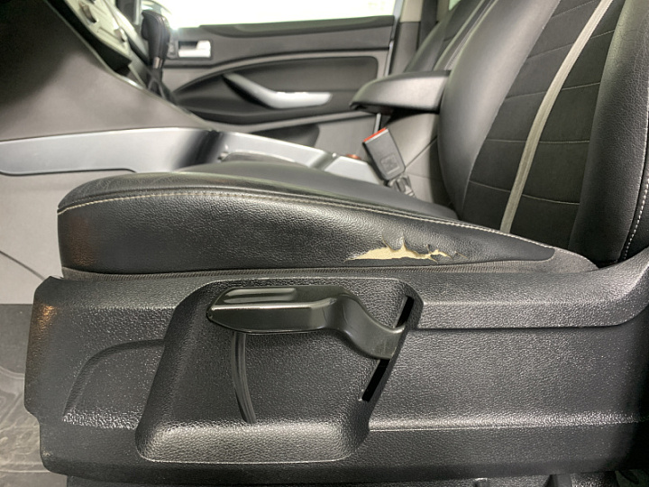 FORD Kuga 2.5, 2012 года, Автоматическая, Серебристый