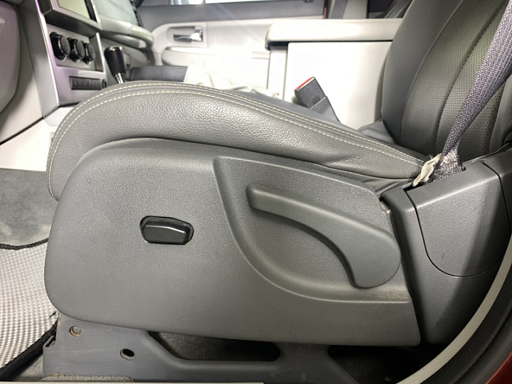 Jeep Cherokee 3.7, 2008 года, Автоматическая, Красный