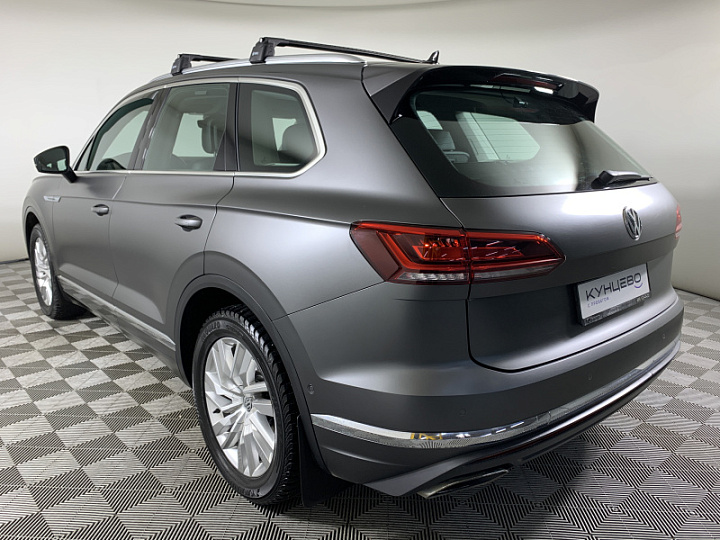 VOLKSWAGEN Touareg 2, 2019 года, Автоматическая, СЕРЫЙ
