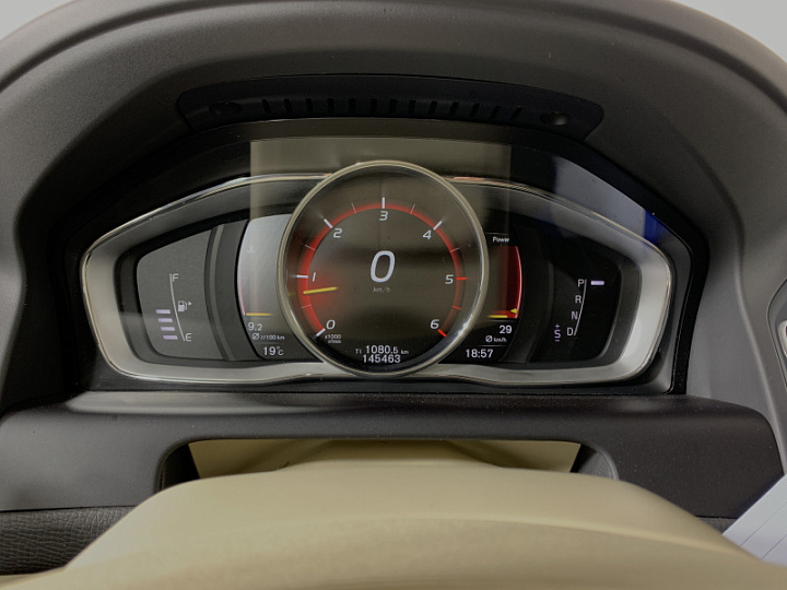 VOLVO XC60 2.4, 2017 года, Автоматическая, ЧЕРНЫЙ