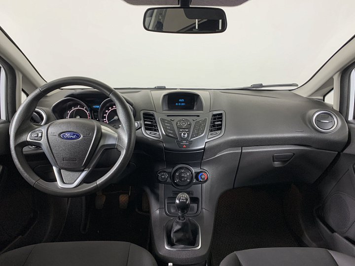 FORD Fiesta 1.6, 2015 года, Механика, БЕЛЫЙ