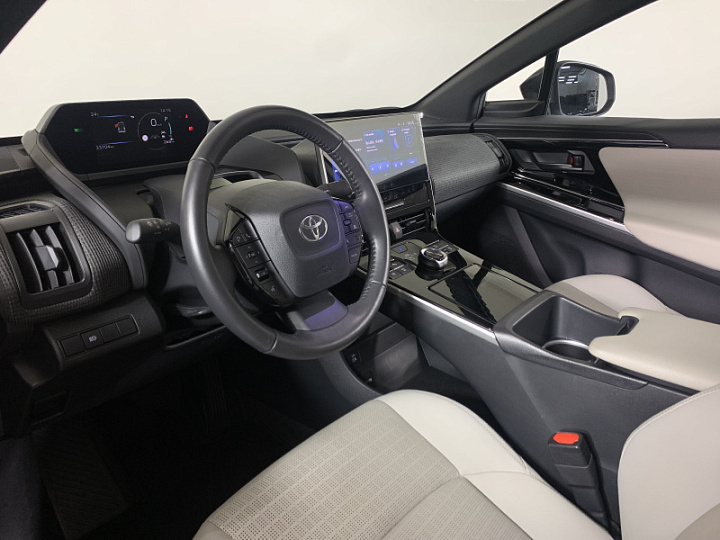 Toyota bZ4X 0, 2022 года, Автоматическая, Серый