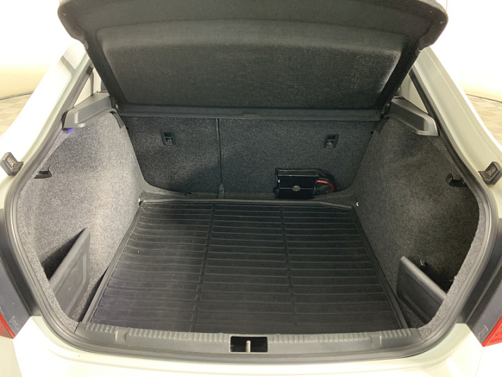 SKODA Rapid 1.6, 2015 года, Механика, БЕЛЫЙ