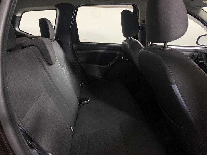 Renault Duster 1.6, 2015 года, Механика, Темно-Коричневый