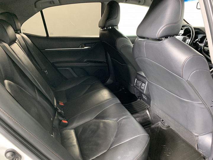 TOYOTA Camry 2.5, 2019 года, Автоматическая, БЕЛЫЙ
