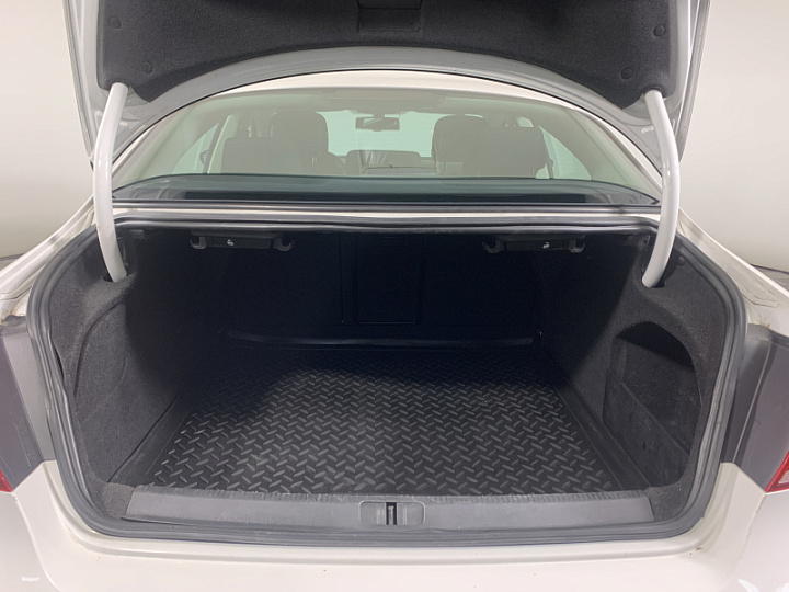 VOLKSWAGEN Passat CC 1.8, 2012 года, Робот, БЕЛЫЙ