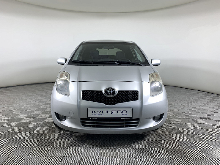 TOYOTA Yaris 1.3, 2008 года, Робот, Серебристый