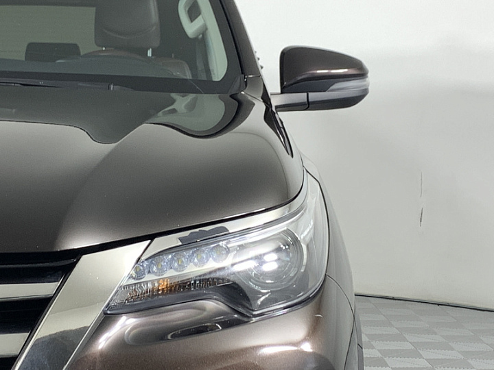 TOYOTA Fortuner 2.8, 2017 года, Автоматическая, Темно-Коричневый
