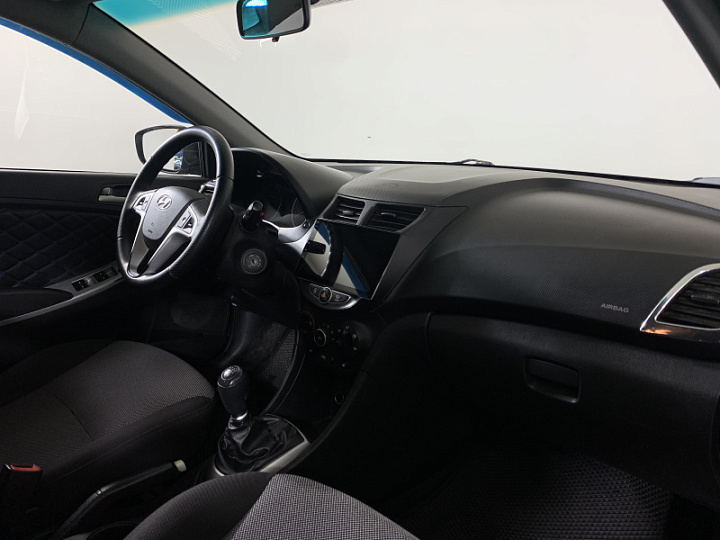 Hyundai Solaris 1.4, 2013 года, Механика, Серый