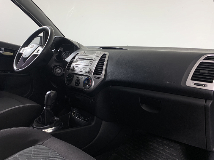 HYUNDAI i20 1.4, 2010 года, Механика, Вишневый