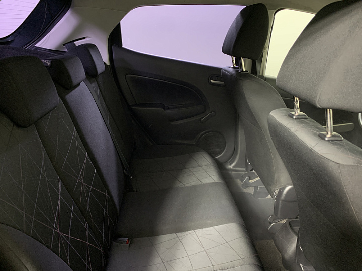 MAZDA 2 1.5, 2011 года, Механика, СЕРЫЙ