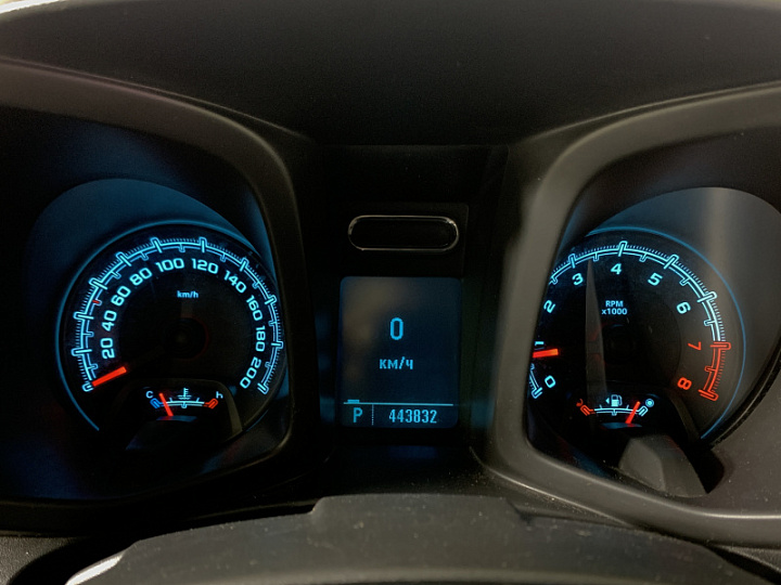 CHEVROLET TrailBlazer 3.6, 2012 года, Автоматическая, БЕЛЫЙ