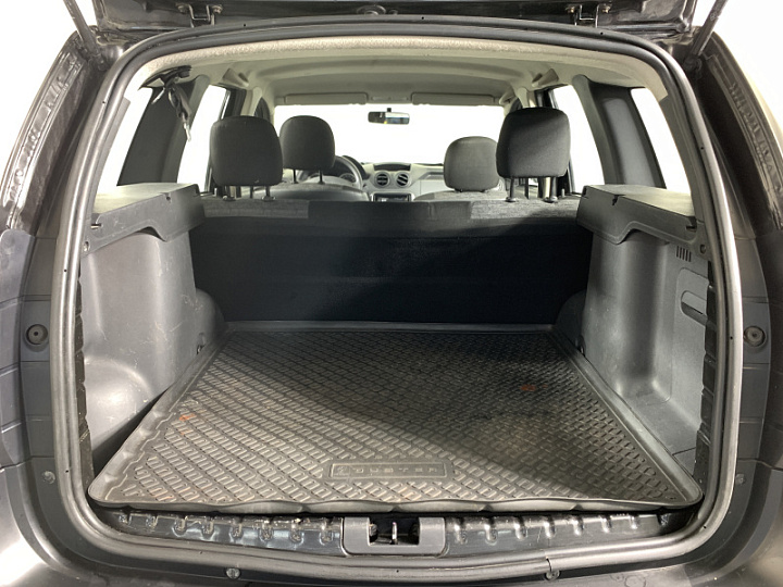 RENAULT Duster 1.6, 2013 года, Механика, ЧЕРНЫЙ