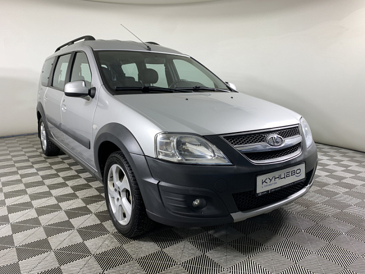 Lada Largus 1.6, 2018 года, Механика, Серебристый
