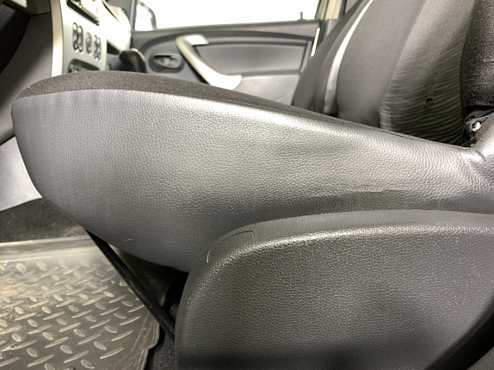 RENAULT Sandero 1.6, 2010 года, Механика, БЕЖЕВЫЙ