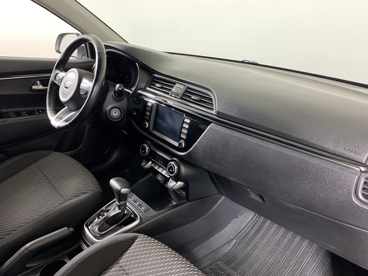 KIA Rio 1.6, 2018 года, Автоматическая, Серебристый