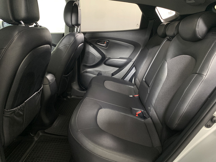 Hyundai ix35 2, 2014 года, Автоматическая, Серебристый
