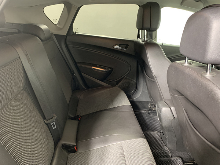 OPEL Astra 1.6, 2011 года, Механика, БЕЛЫЙ
