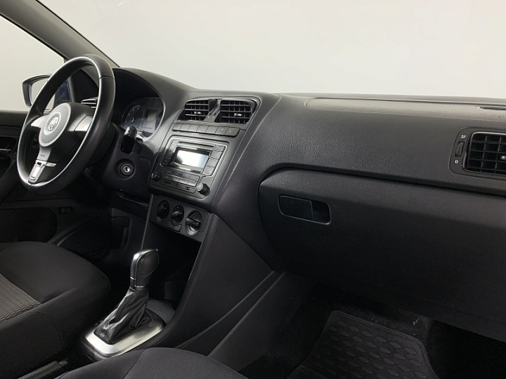 VOLKSWAGEN Polo 1.6, 2013 года, Автоматическая, ТЕМНО-СИНИЙ