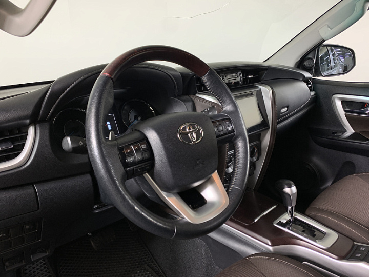 TOYOTA Fortuner 2.7, 2018 года, Автоматическая, ТЕМНО-СЕРЫЙ