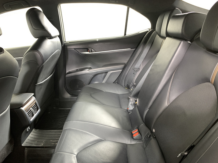 TOYOTA Camry 3.5, 2019 года, Автоматическая, Серебристый металлик