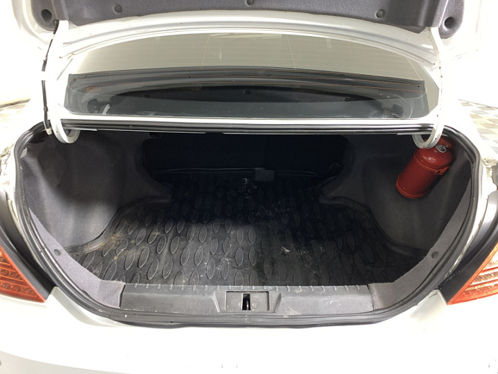 Geely Emgrand EC7 1.8, 2014 года, Механика, Белый