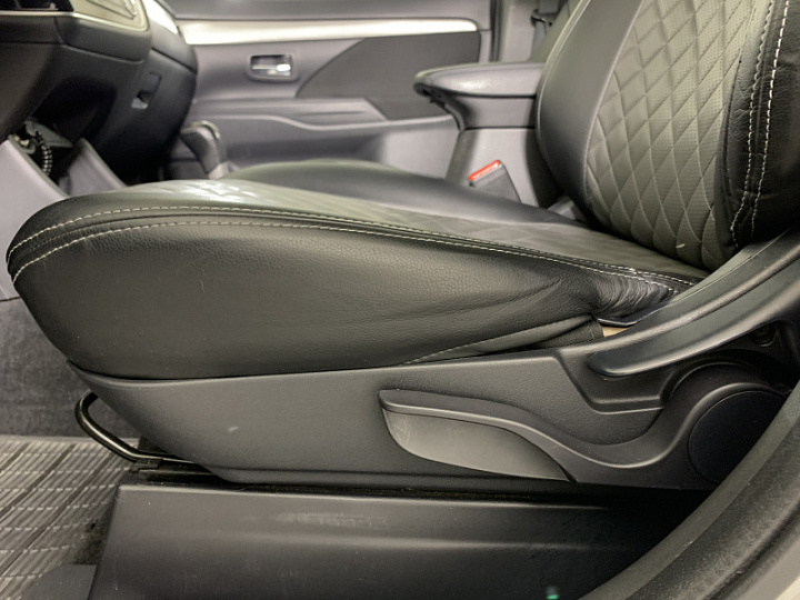 MITSUBISHI Outlander 2.4, 2013 года, Вариатор, БЕЛЫЙ