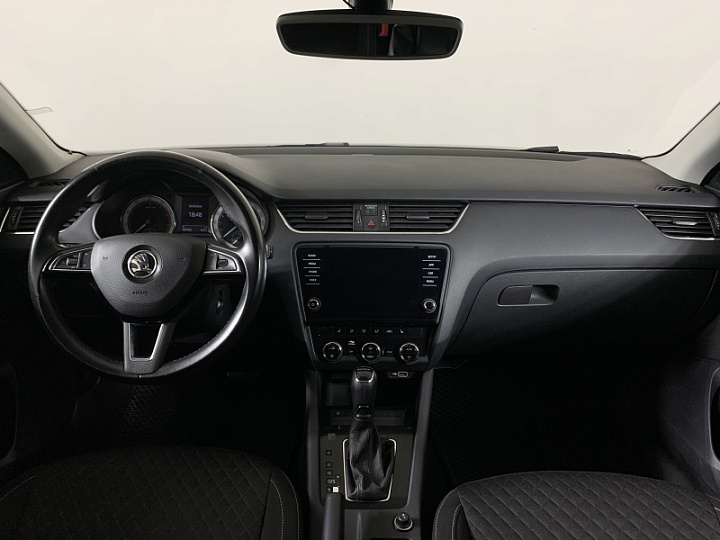 Skoda Octavia 1.6, 2018 года, Автоматическая, Черный
