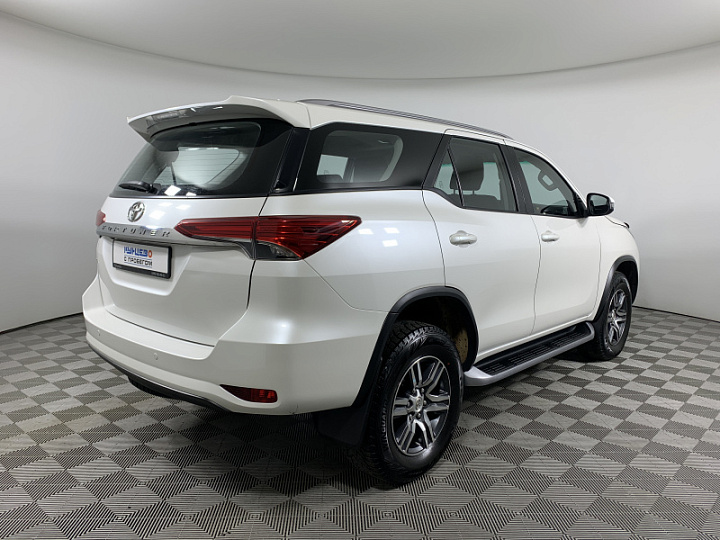 TOYOTA Fortuner 2.8, 2018 года, Автоматическая, БЕЛЫЙ