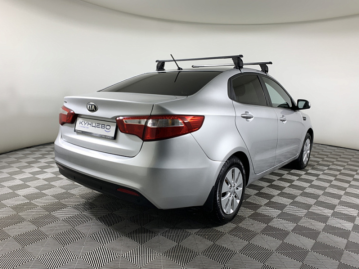 KIA Rio 1.6, 2013 года, Механика, Серебристый