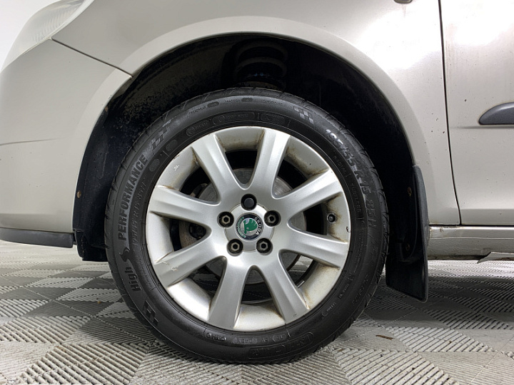 SKODA Fabia 1.4, 2010 года, Механика, СЕРЫЙ