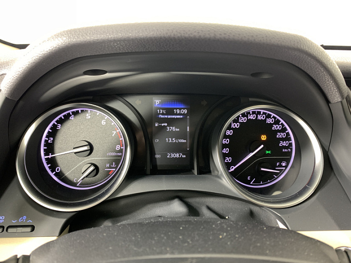 TOYOTA Camry 2.5, 2021 года, Автоматическая, БЕЛЫЙ