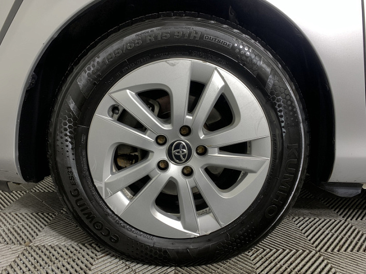 Toyota Sienta 1.5, 2018 года, Вариатор, Серый