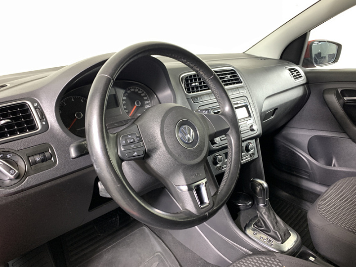 VOLKSWAGEN Polo 1.6, 2011 года, Автоматическая, ВИШНЕВО-КРАСНЫЙ