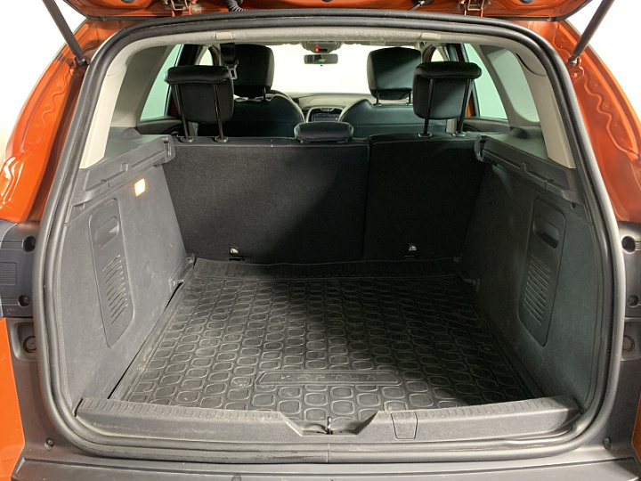 Renault Kaptur 1.6, 2016 года, Вариатор, Оранжевый