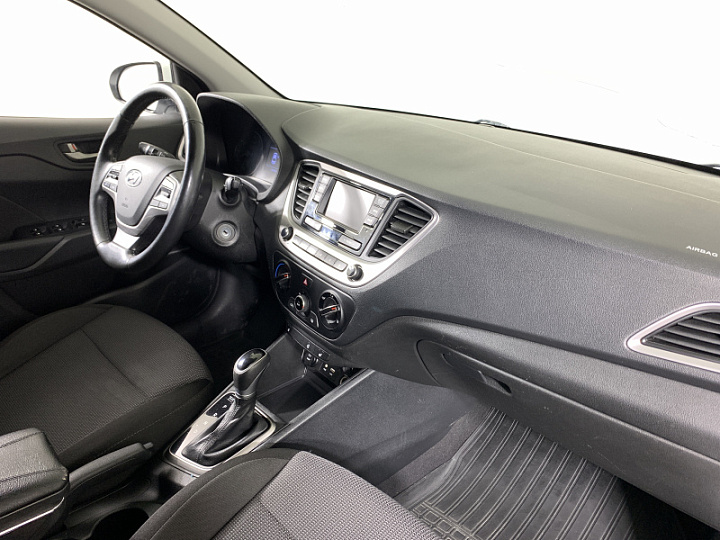 Hyundai Solaris 1.6, 2018 года, Автоматическая, белый