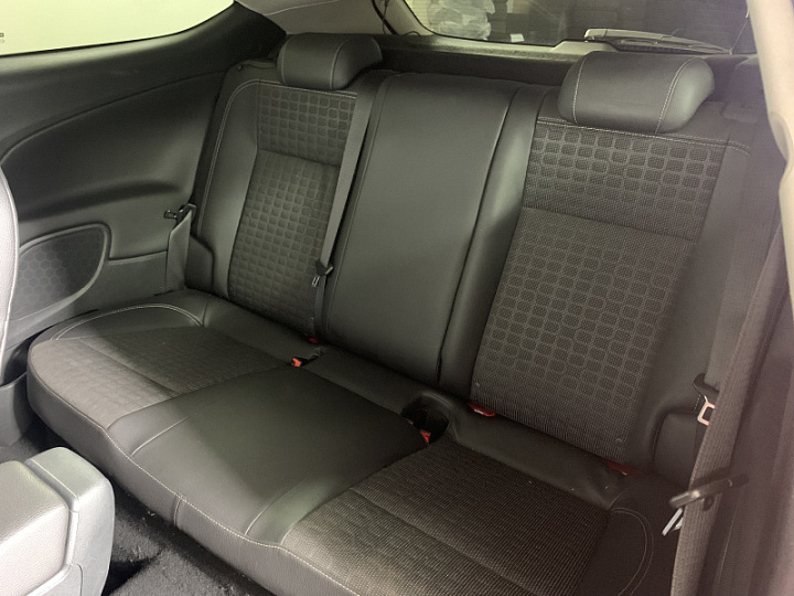 Opel Astra 1.6, 2012 года, Механика, Красный
