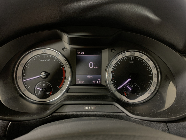 SKODA Octavia 1.8, 2018 года, Механика, БЕЛЫЙ