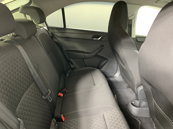 SKODA Rapid 1.4, 2016 года, Робот, БЕЛЫЙ
